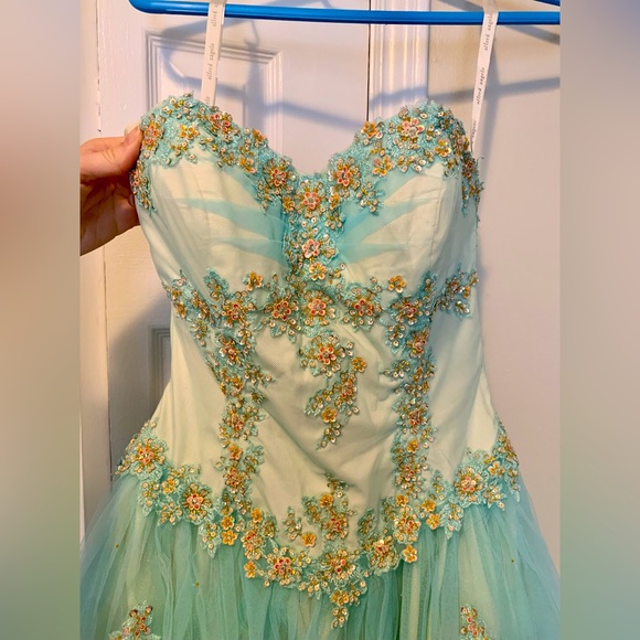 Blue ballgown prom dress size 4 - Picture 4 of 5